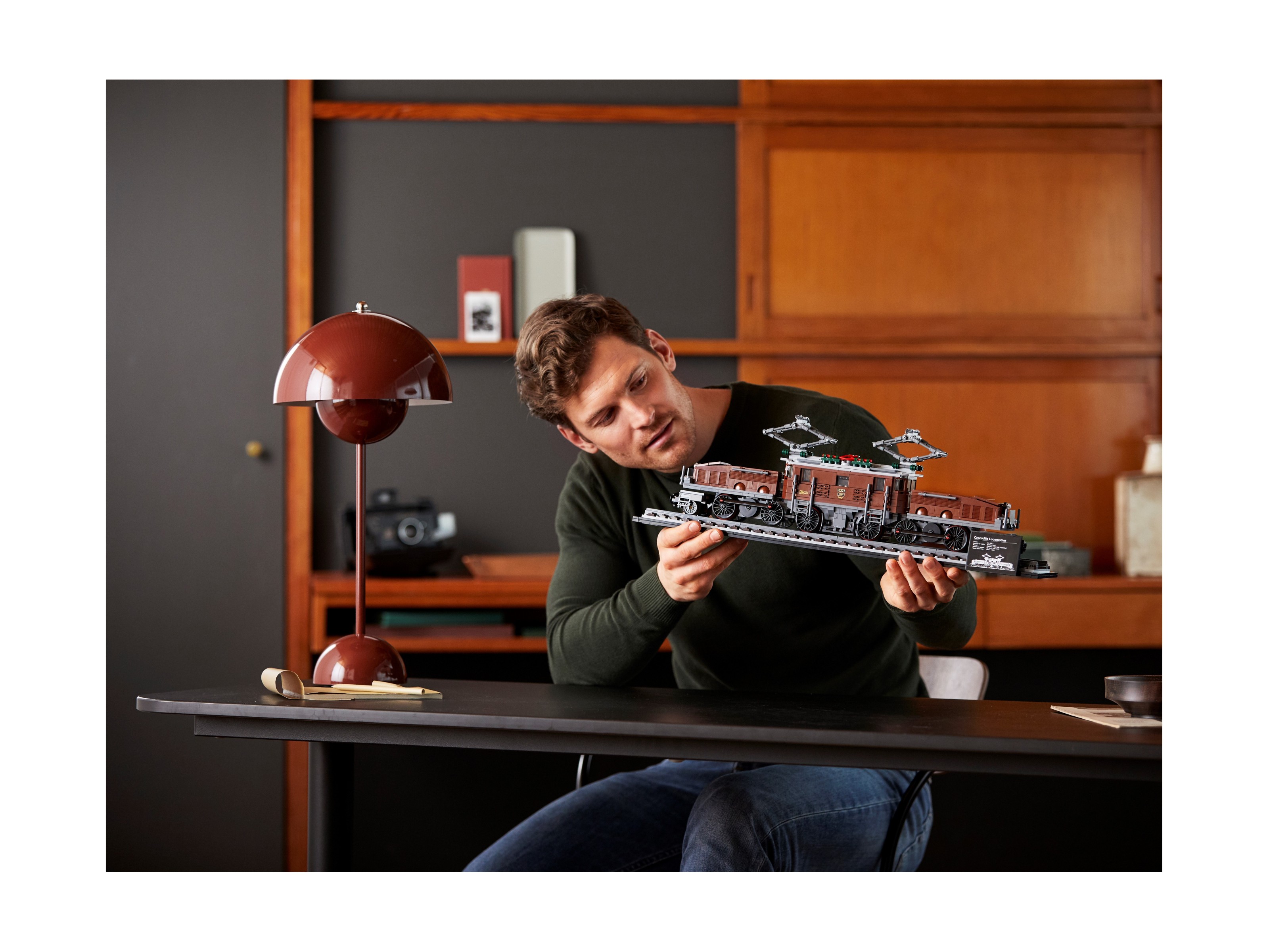 LEGO Icons - Lokomotywa Crocodile