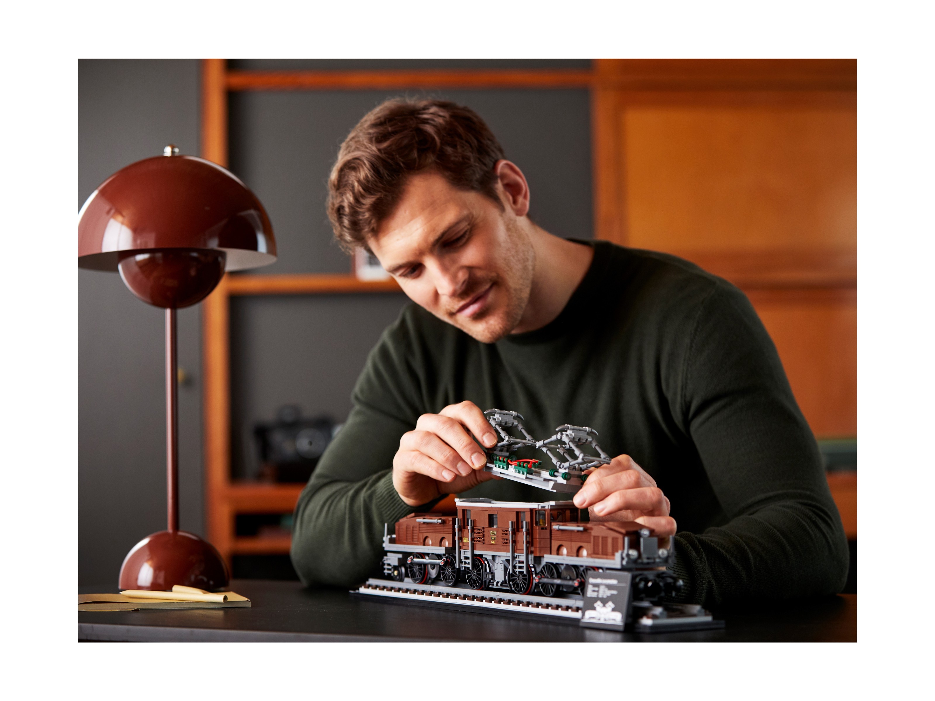 LEGO Icons - Lokomotywa Crocodile