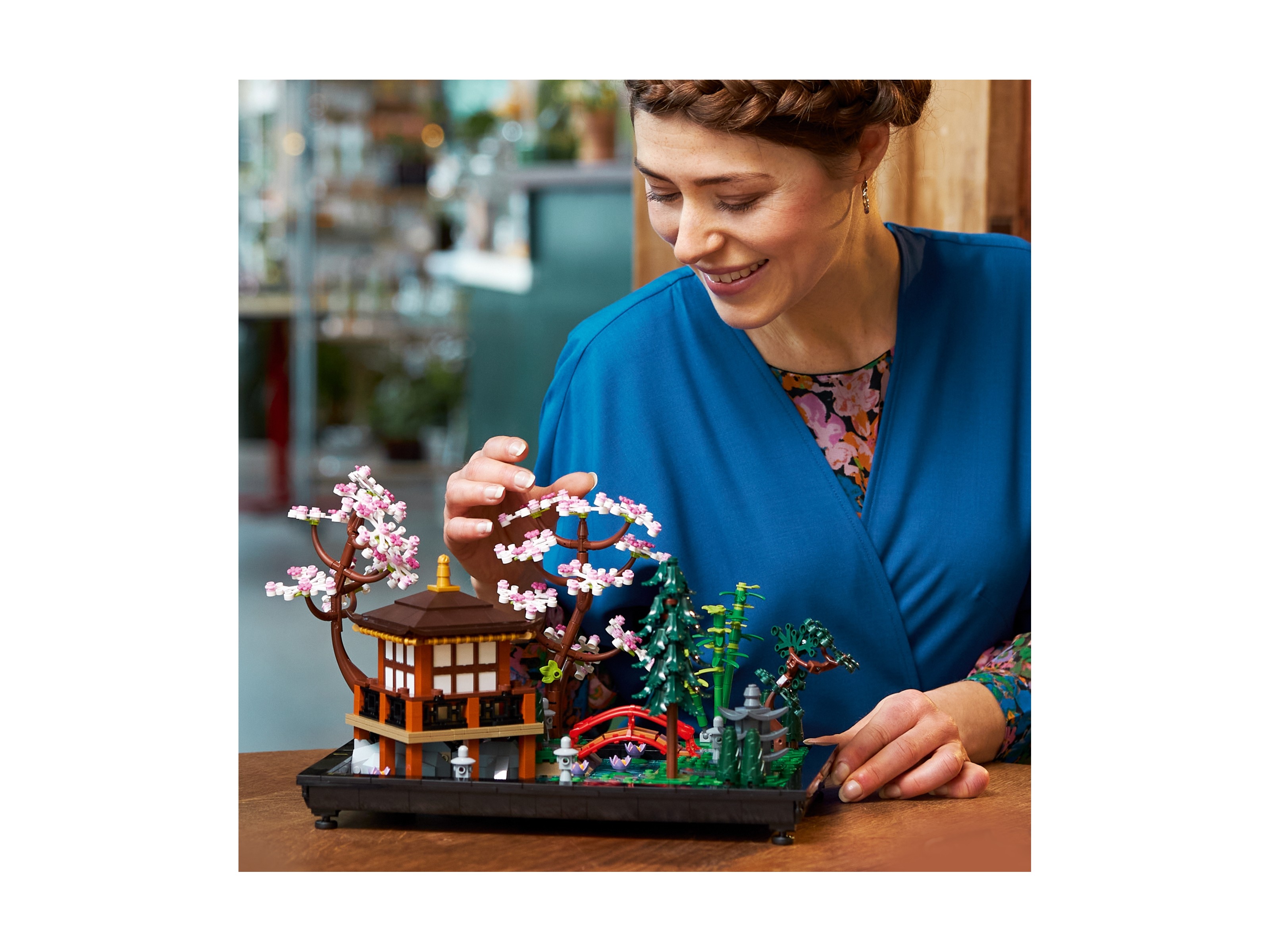 LEGO Icons - Zaciszny ogród