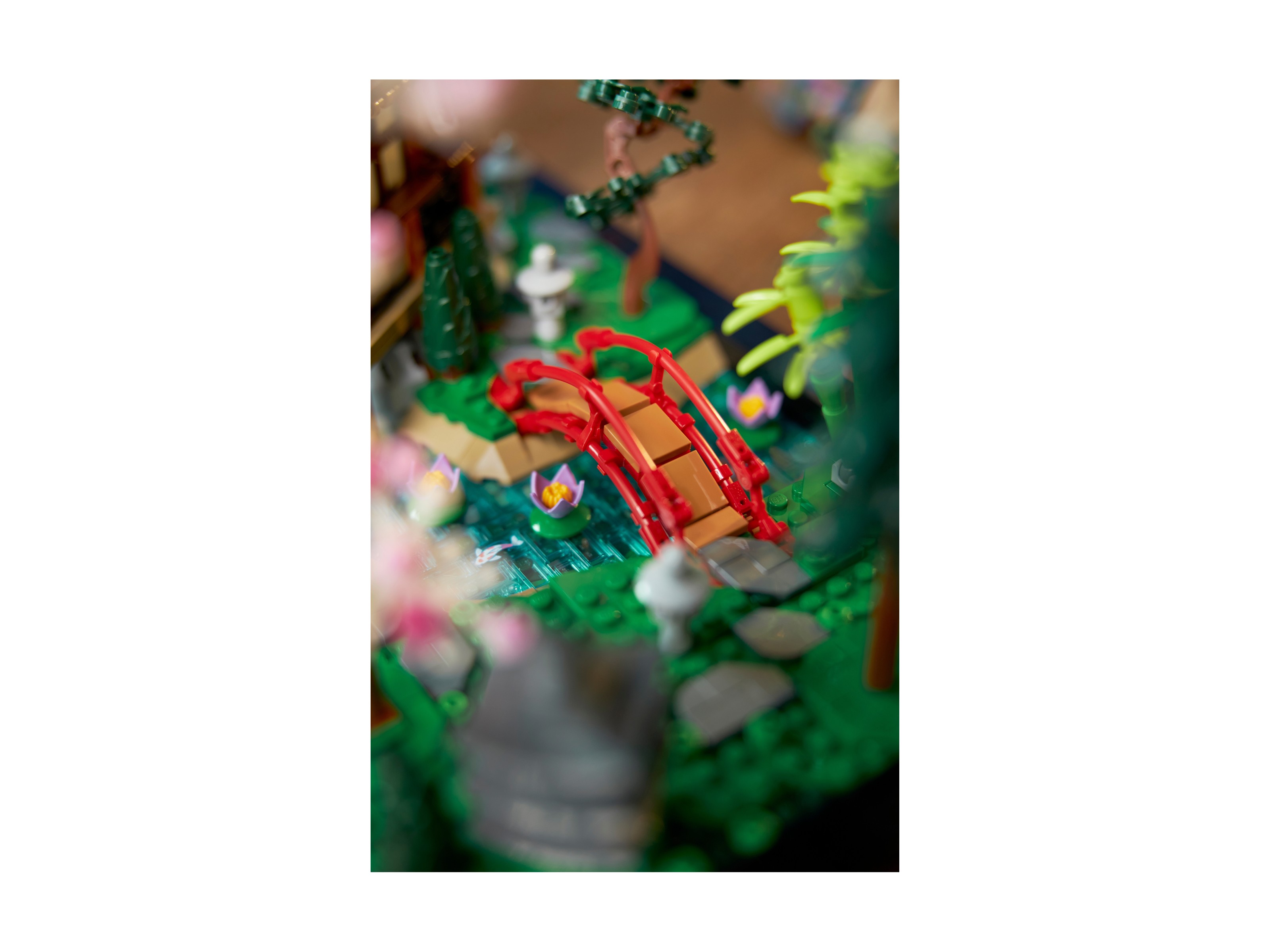 LEGO Icons - Zaciszny ogród