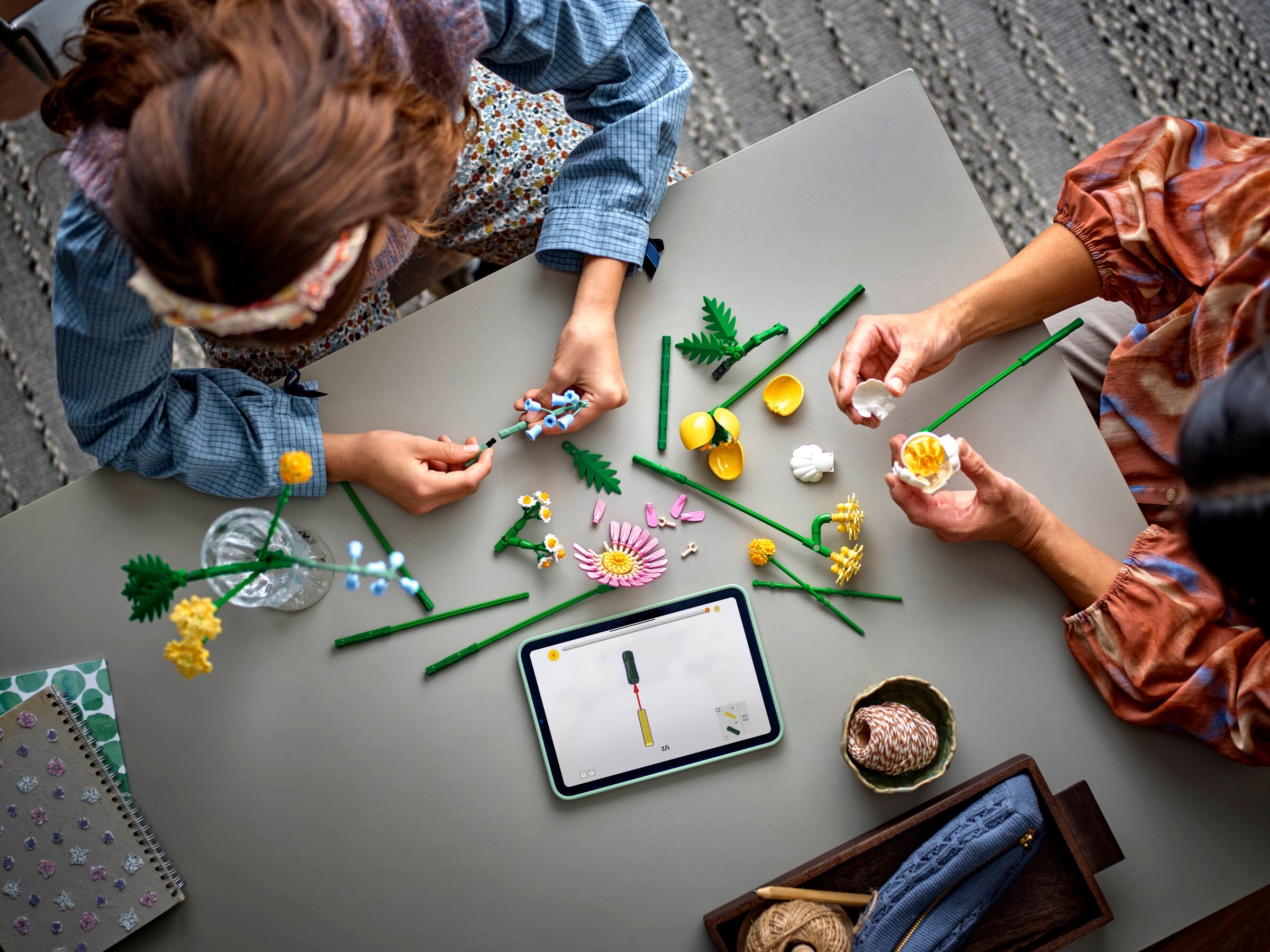 LEGO Botanicals - Mały słoneczny bukiet