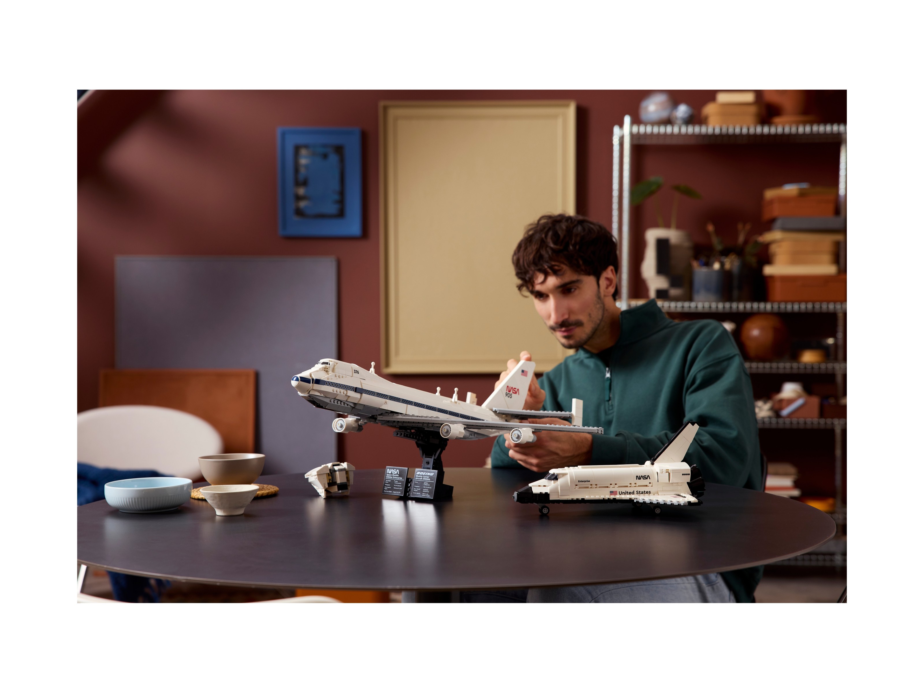 LEGO Icons - Nosiciel wahadłowców