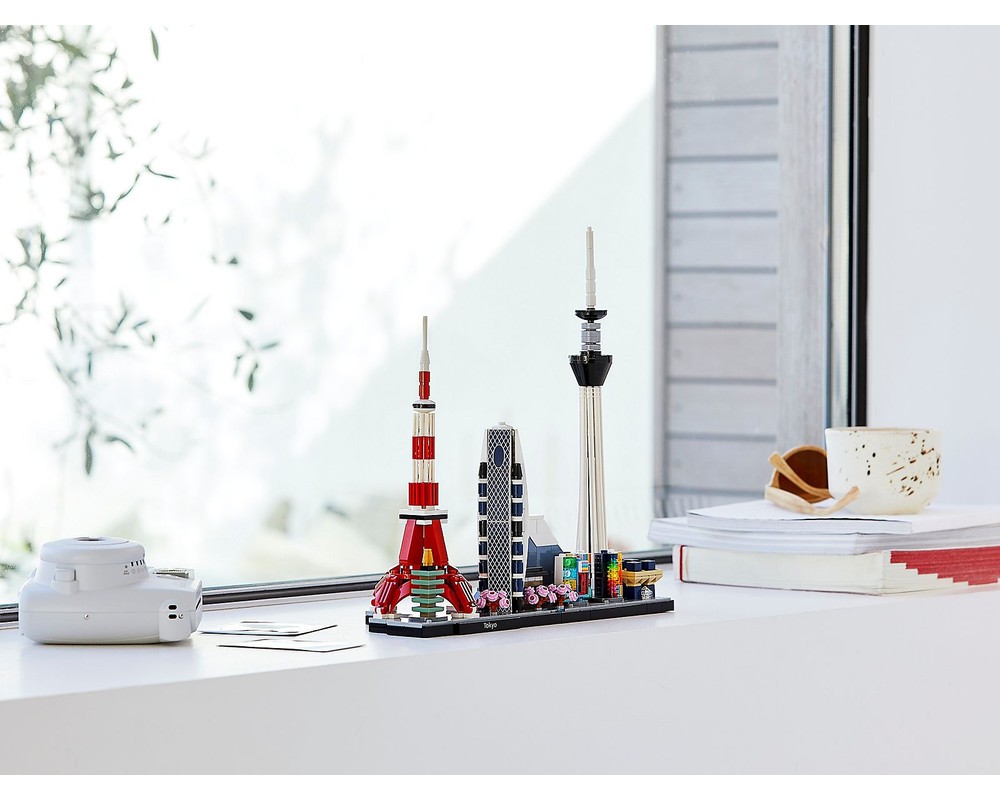 LEGO Architecture - Tokio