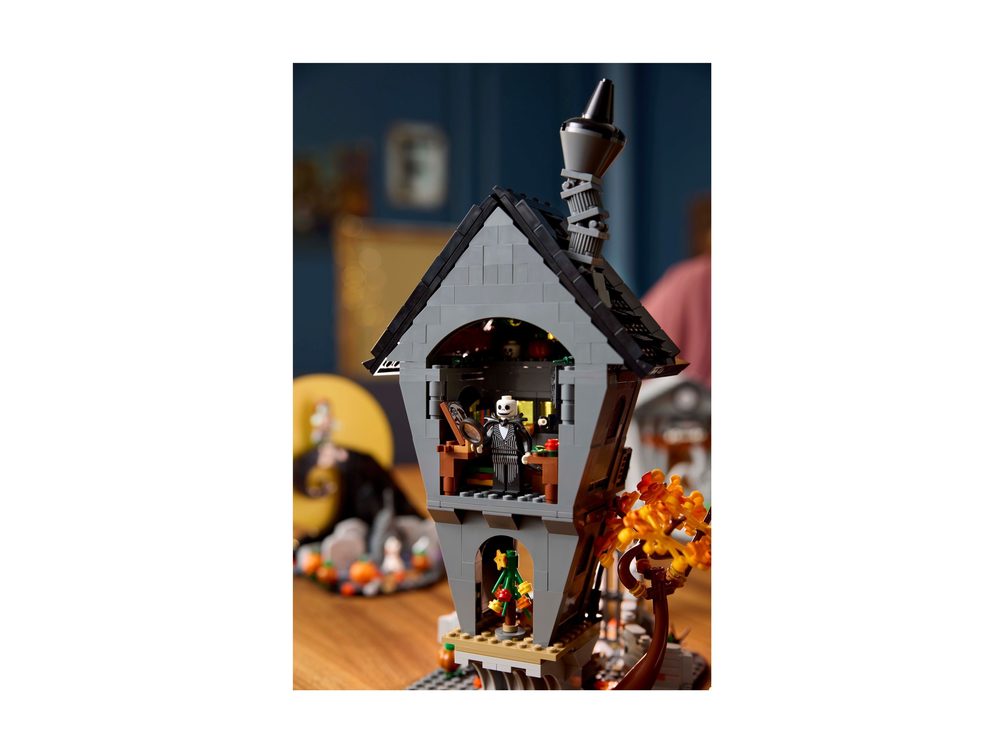 LEGO Ideas - Disney: Miasteczko Halloween Tima Burtona