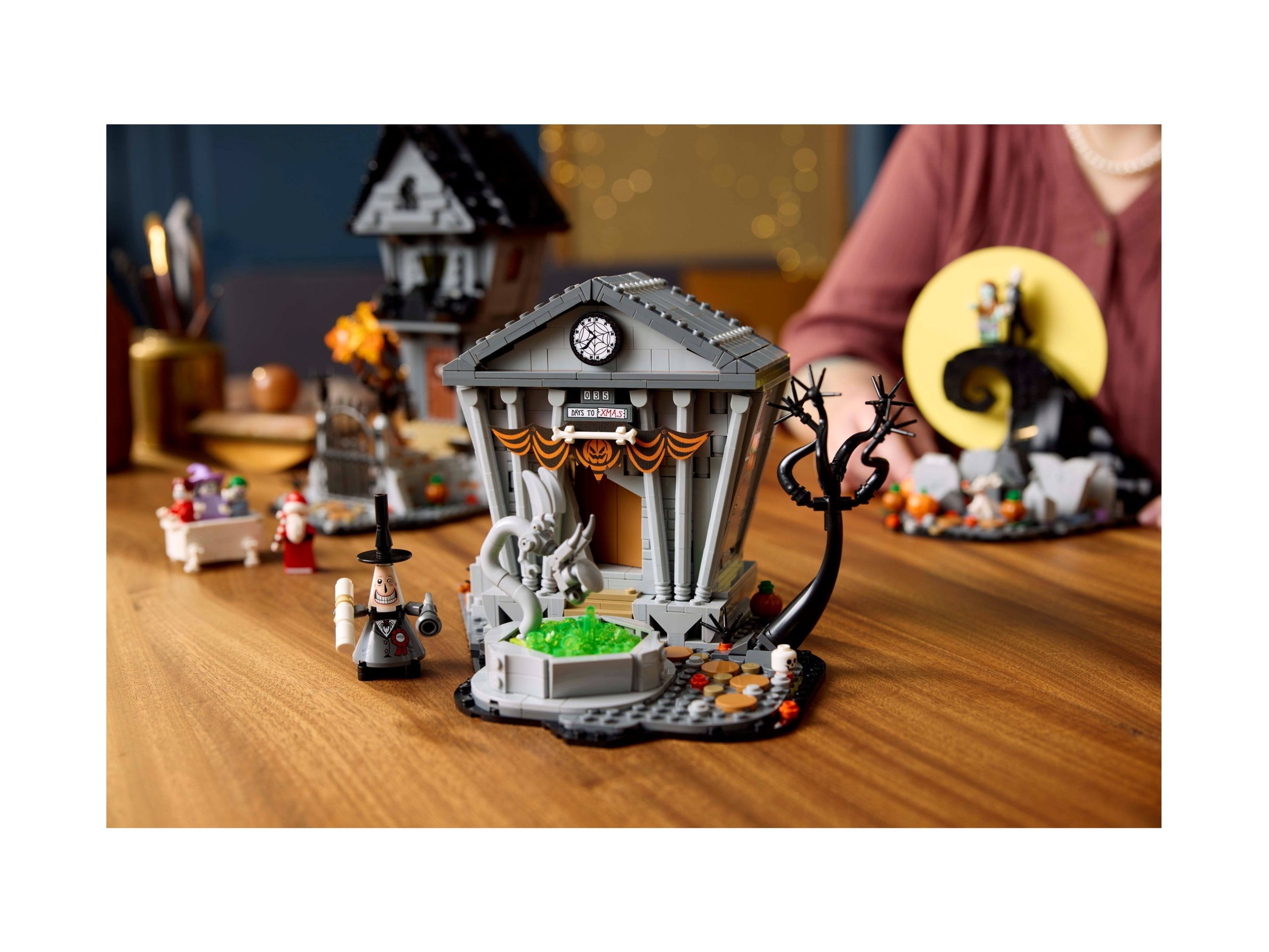 LEGO Ideas - Disney: Miasteczko Halloween Tima Burtona