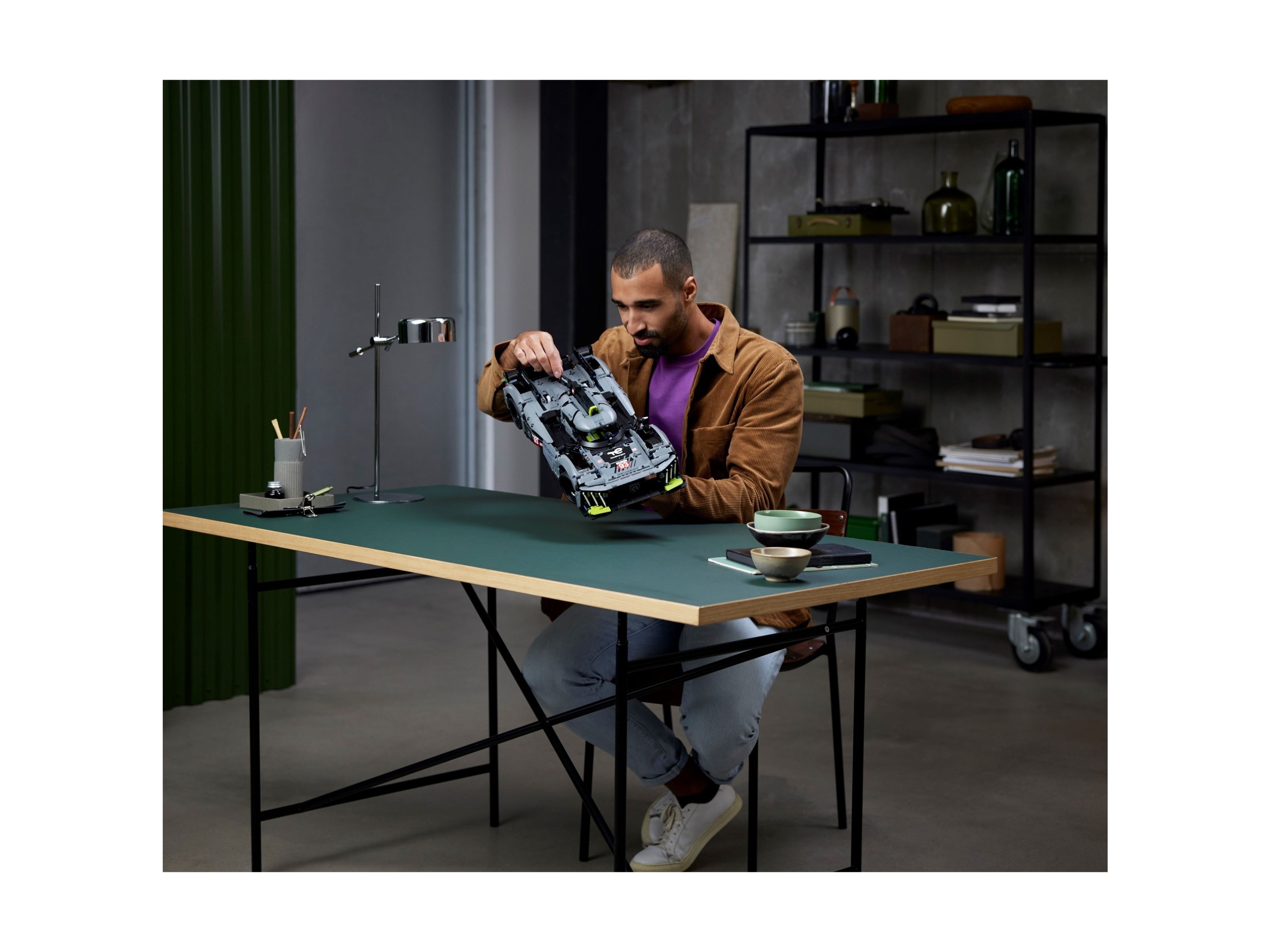 LEGO Technic - PEUGEOT 9X8 24H Le Mans Hybrid Hypercar