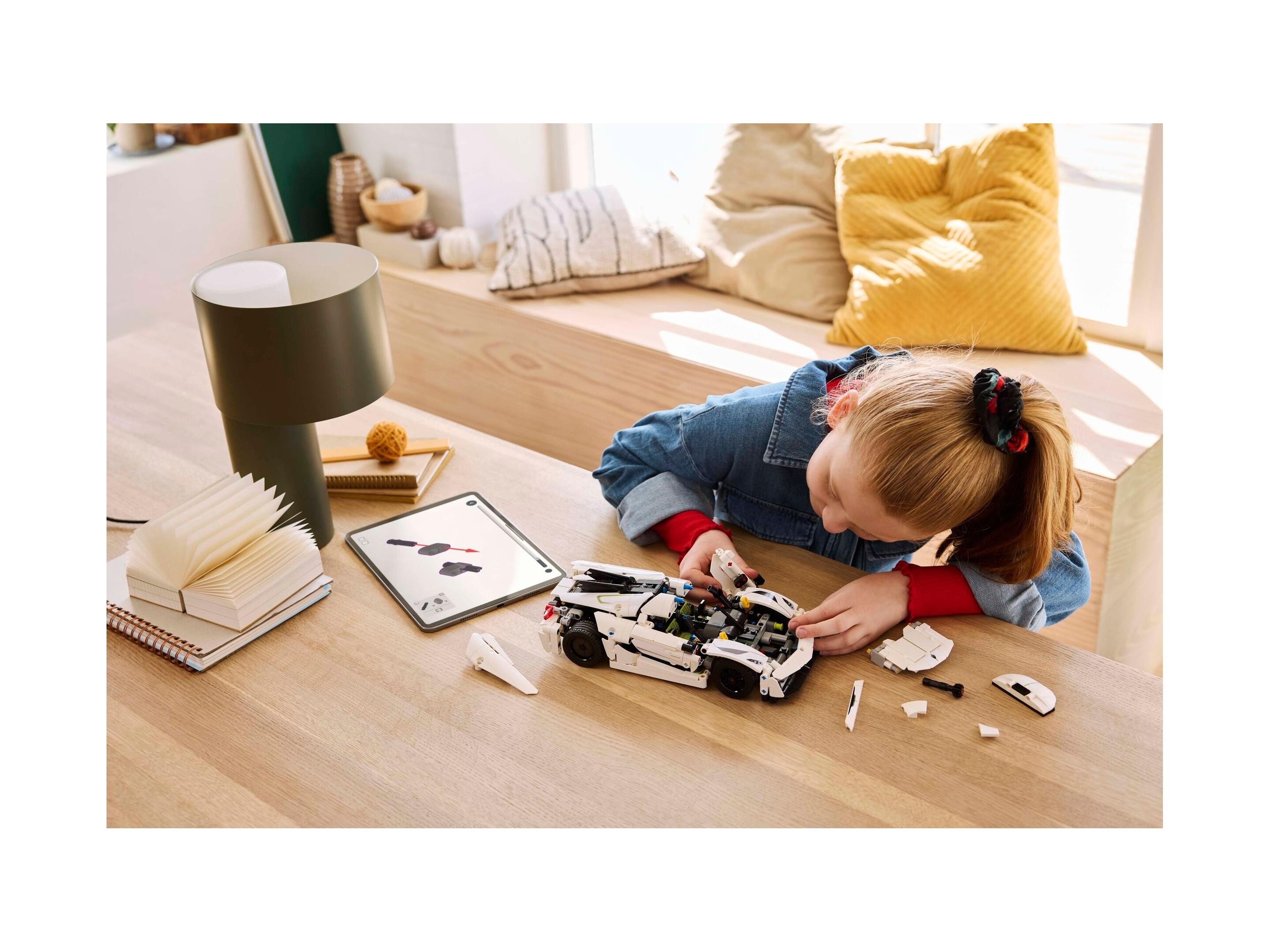 LEGO Technic - Biały hipersamochód Koenigsegg Jesko Absolut