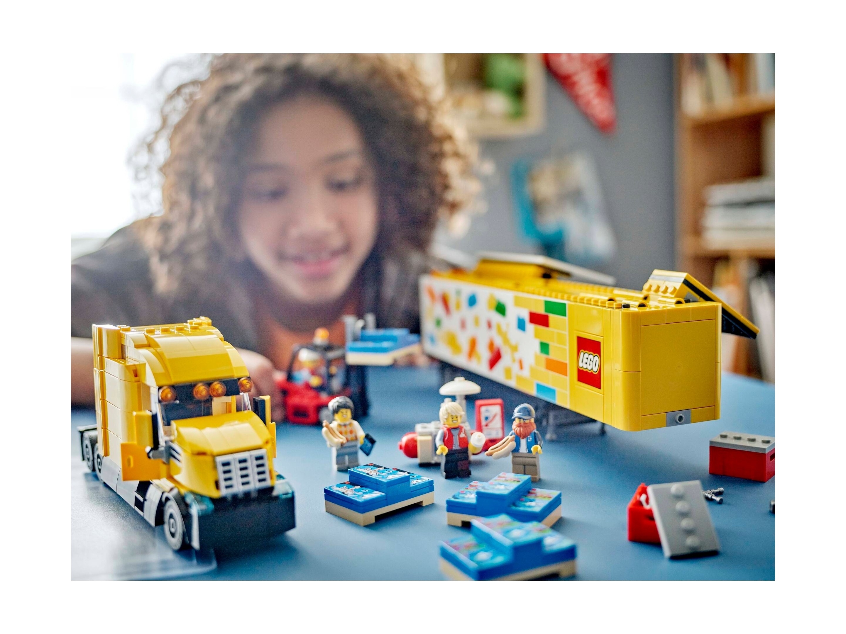 LEGO City - Żółta ciężarówka dostawcza