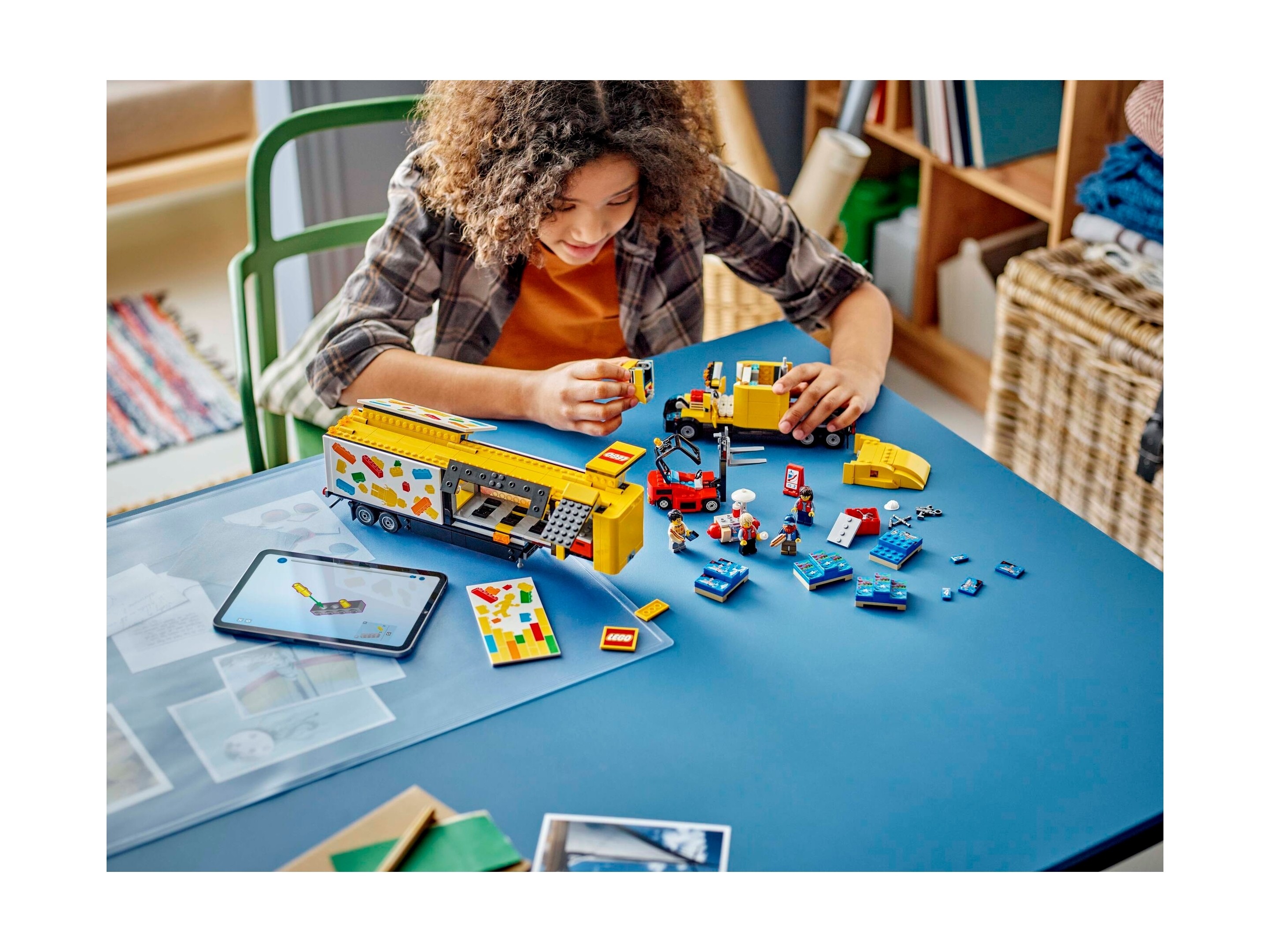 LEGO City - Żółta ciężarówka dostawcza