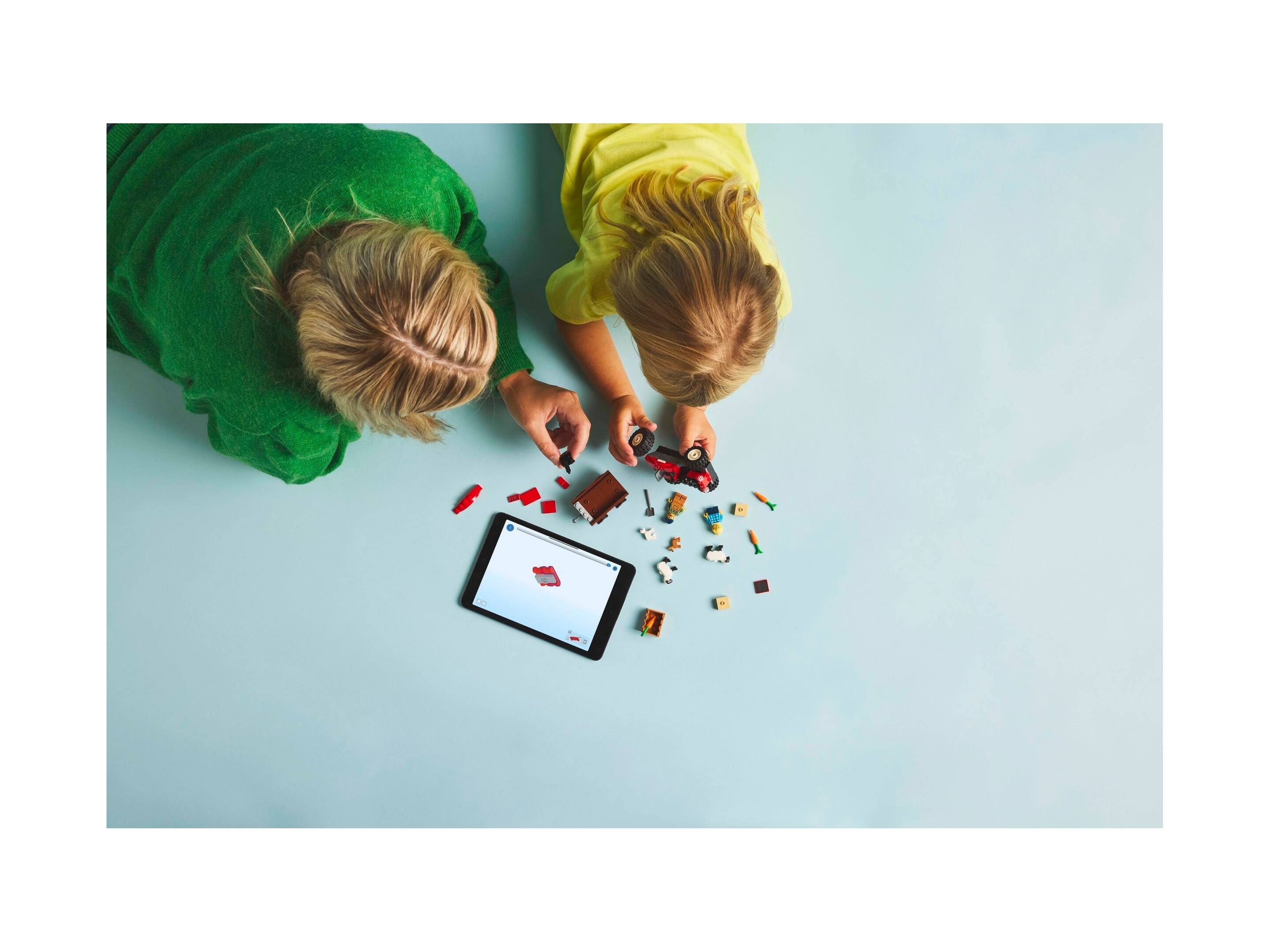 LEGO City - Czerwony traktor z przyczepą i owcą